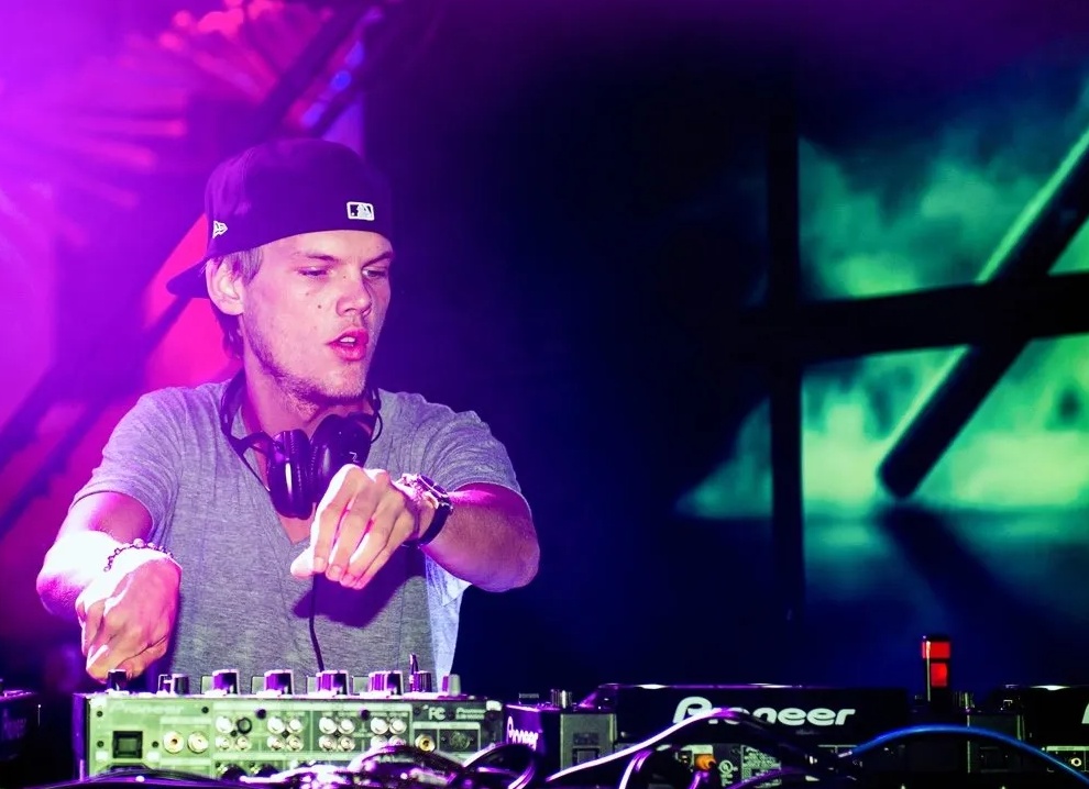 Как и почему умер диджей Avicii, причина смерти Тима Берглинга (Авичи)